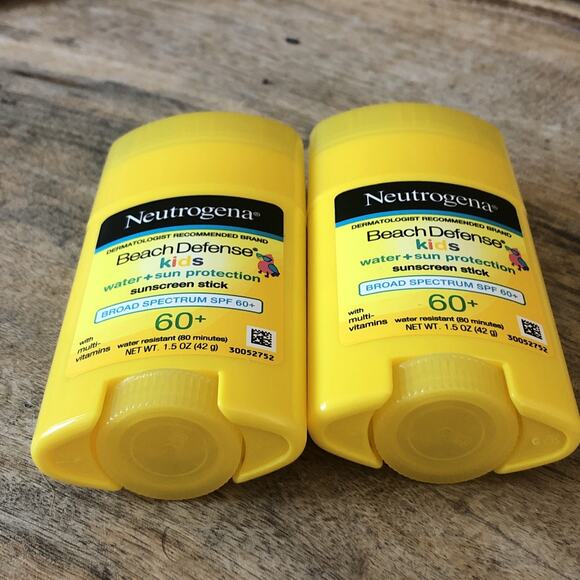 (2) Neutrogena Beach Defense Kids SPF 60+ Sunscreen Stick 1.5 oz each - Exp 9/26 - Picture 5 of 6